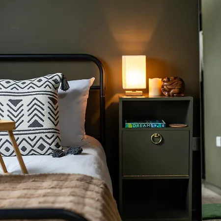 Private 3bed-parking-sleeps5-by Fabaccommodation * Bristol