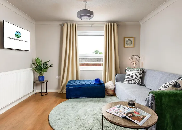 Private 3bed-parking-sleeps5-by Fabaccommodation Tatil Evi *