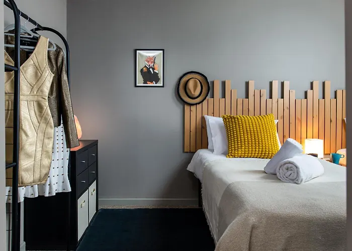 Tatil Evi Private 3bed-parking-sleeps5-by Fabaccommodation Bristol