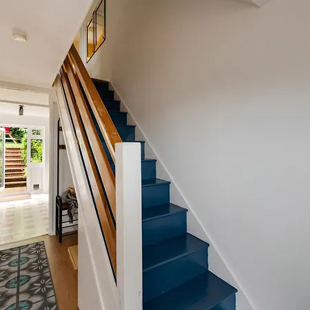 Holiday home Private 3bed-parking-sleeps5-by Fabaccommodation Bristol