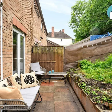 Private 3bed-parking-sleeps5-by Fabaccommodation * Bristol