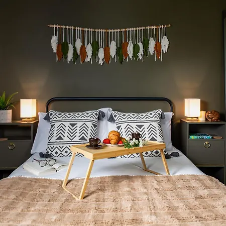 Feriehus Private 3bed-parking-sleeps5-by Fabaccommodation