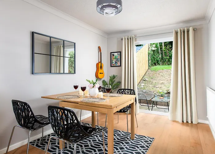 Private 3bed-parking-sleeps5-by Fabaccommodation 度假居 *