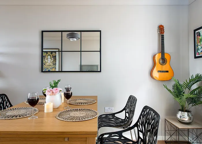 度假居 Private 3bed-parking-sleeps5-by Fabaccommodation 布里斯托