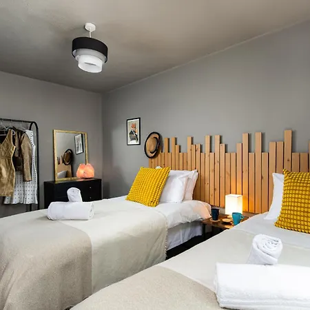 別荘 Private 3bed-parking-sleeps5-by Fabaccommodation ブリストル