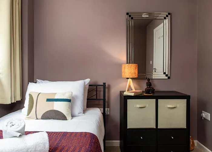 Private 3bed-parking-sleeps5-by Fabaccommodation * ブリストル